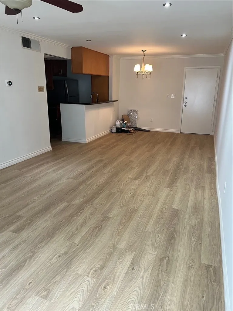 5257 Radford Avenue 107, Valley Village, California 91607 home-pic-12